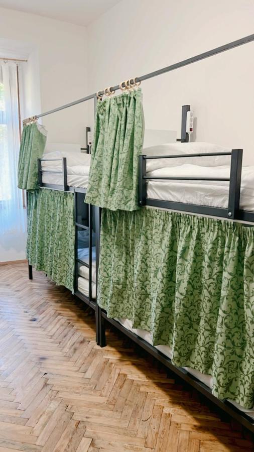 Hostel Do-Re-Mi ปราก ภายนอก รูปภาพ