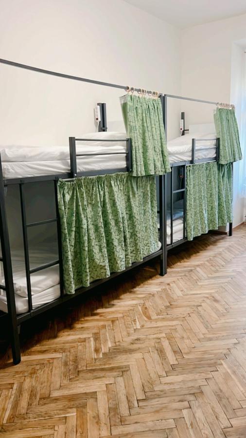 Hostel Do-Re-Mi ปราก ภายนอก รูปภาพ