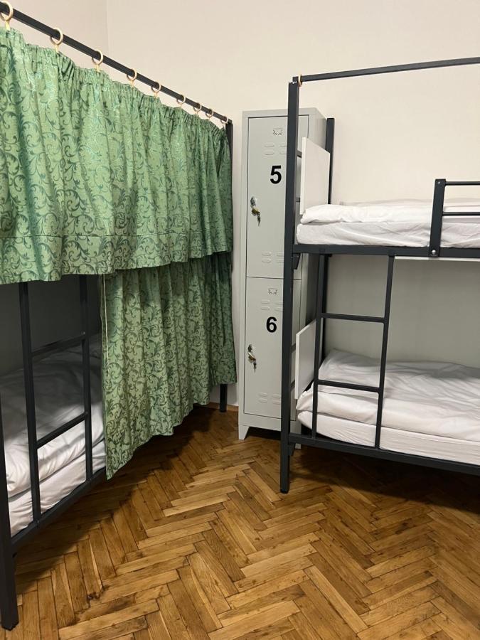 Hostel Do-Re-Mi ปราก ภายนอก รูปภาพ